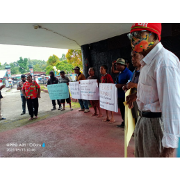 ELSHAM | BUK Biak saat Menyampaikan Apsirasi kepada DPRD Kabupaten Biak Numfor, Kamis, 15 September 2022.