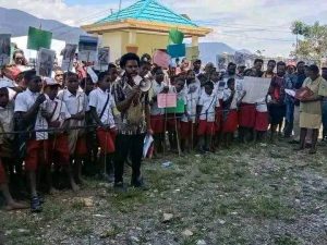 Demo Guru Dan Murid Titigi Intan Jaya